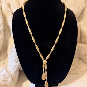 Elegant Mid-Century Gold Necklace